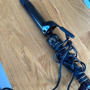 Hot tool curling iron